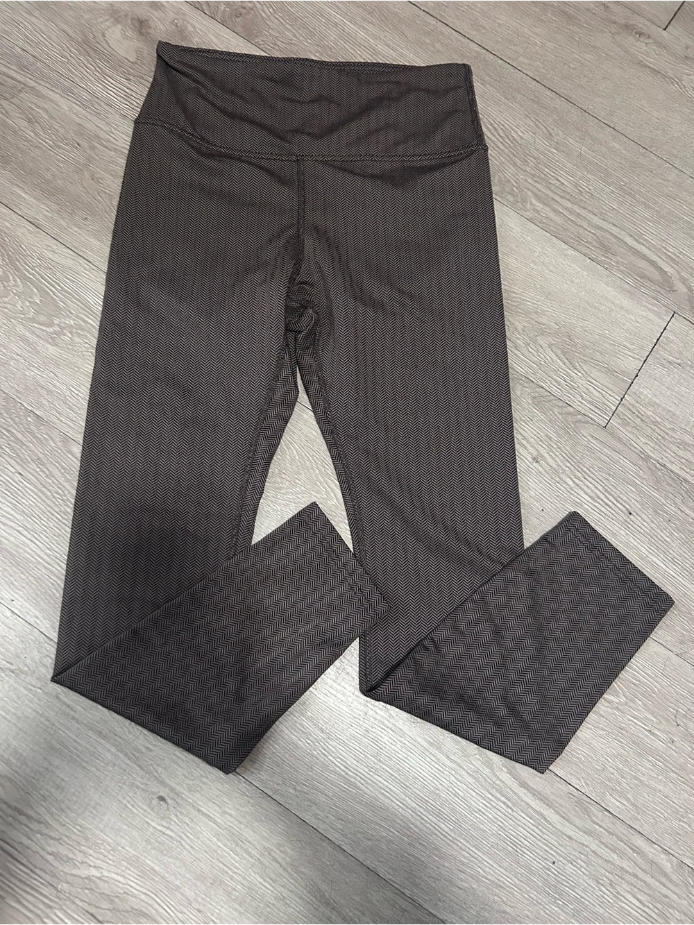 Roots Women's Black Chevron-Pattern Leggings